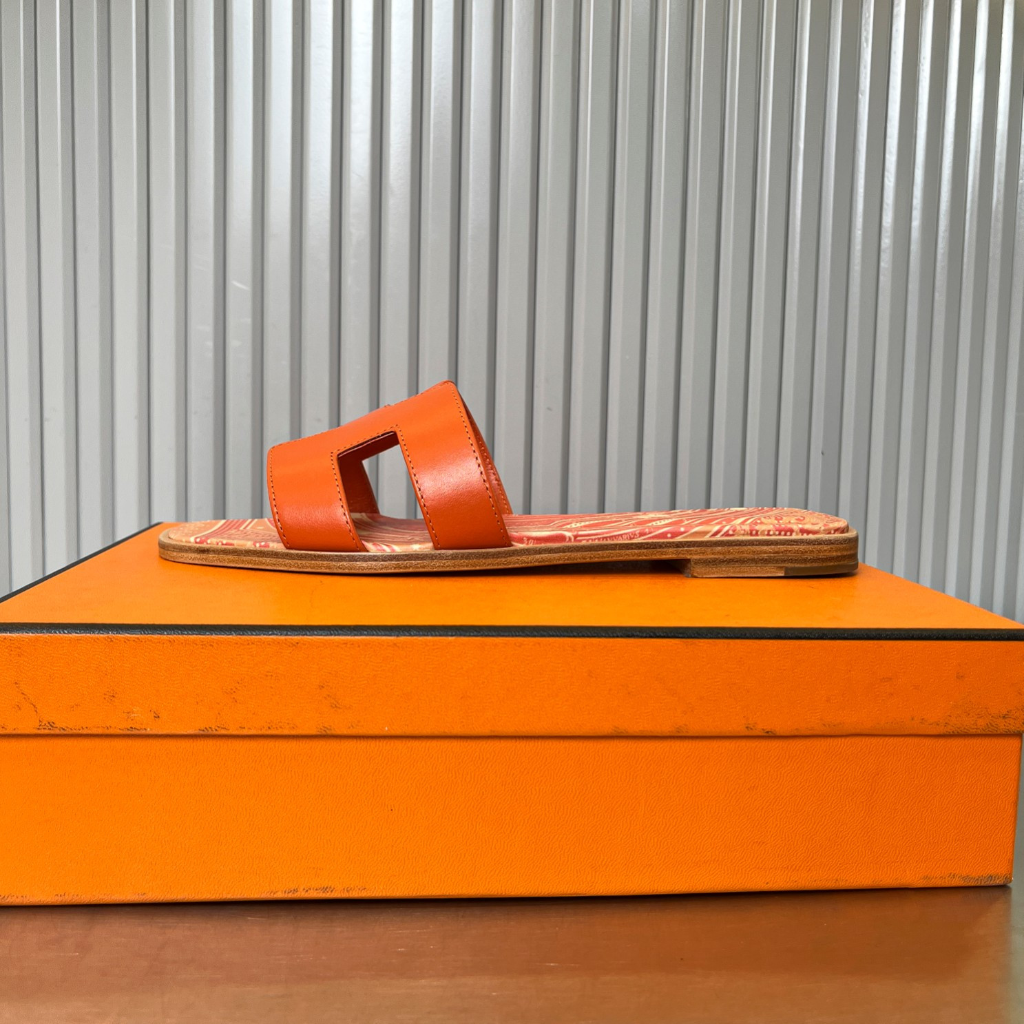 UA Hermès Oran sandal