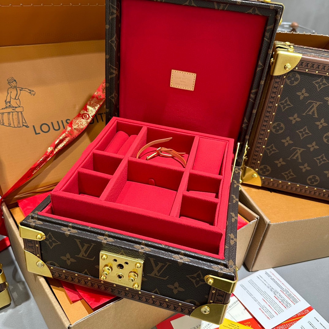 LV M13513 Jewelry Box red 9.4 x 4.9 x 9.4 inches