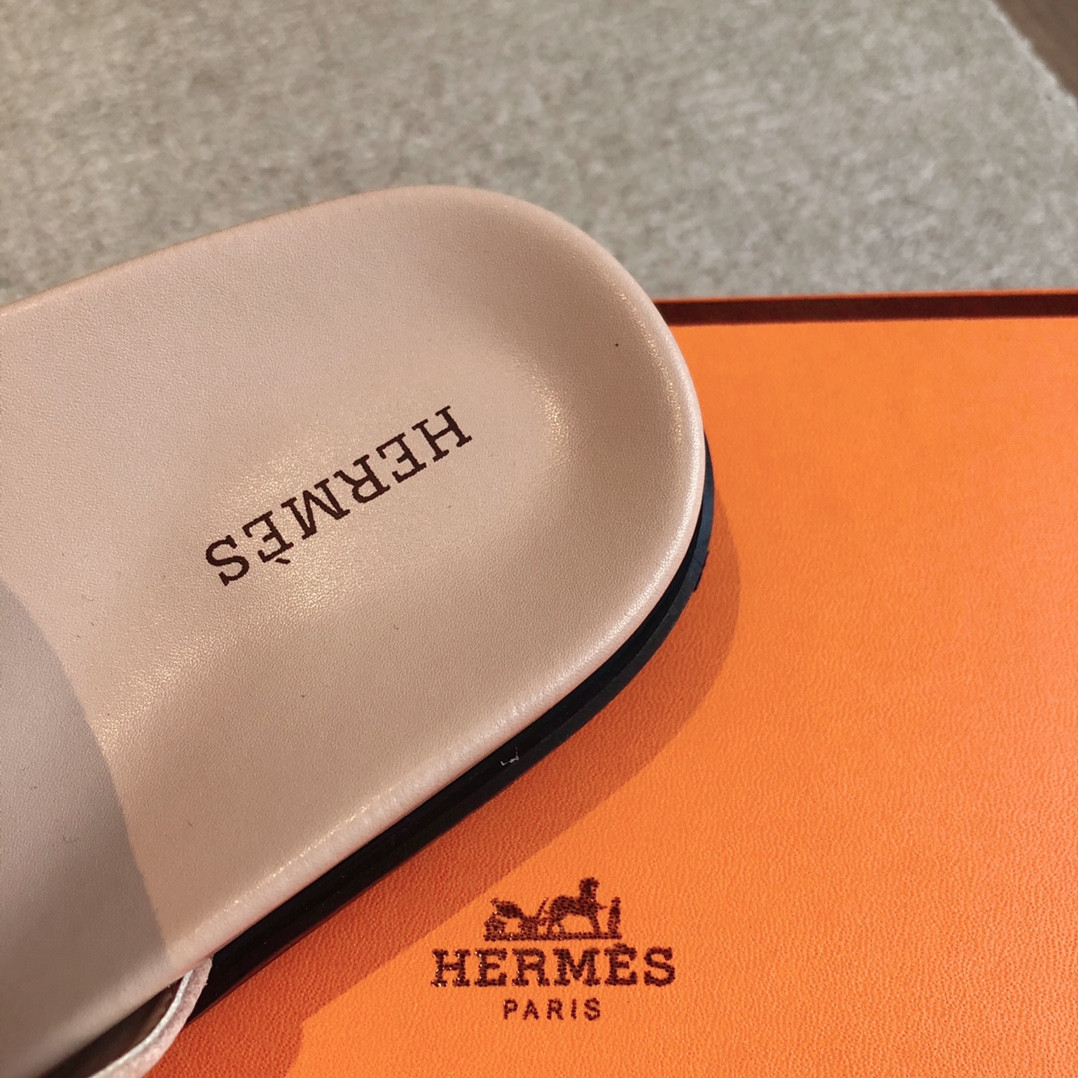 UA Hermès Empire sandal