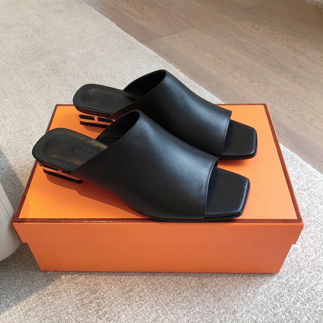 UA Hermès Sandal