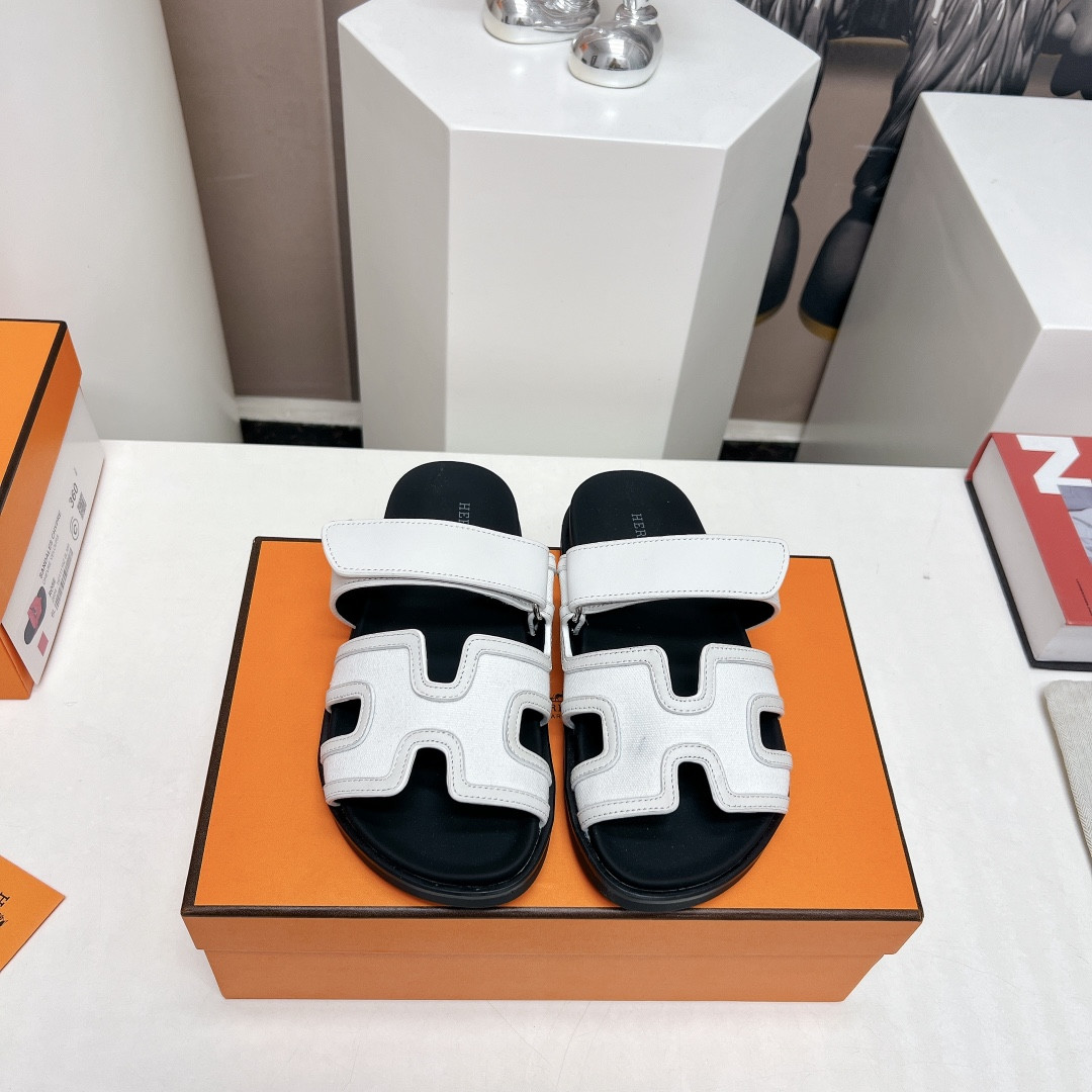 UA Hermès Chypre sandal