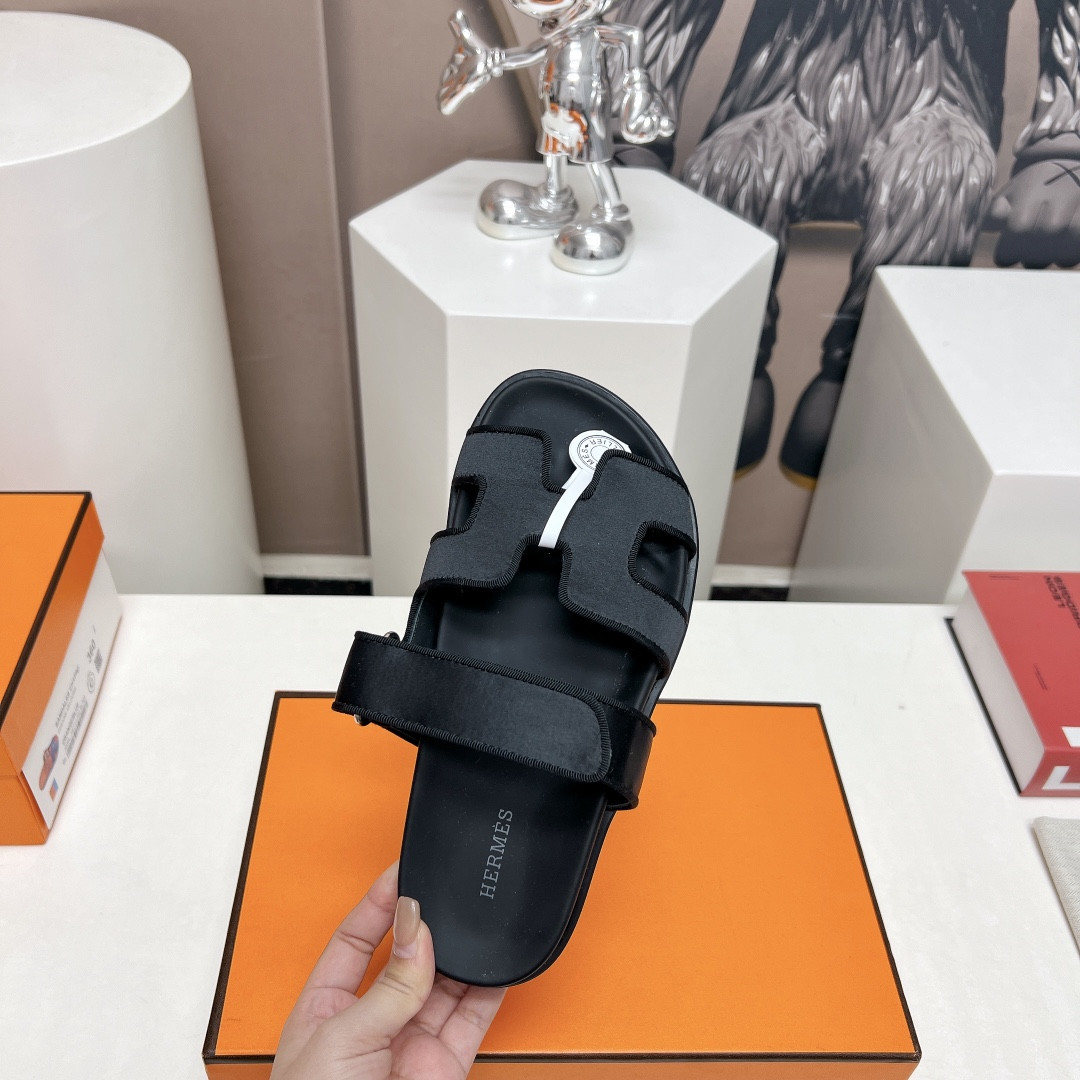 UA Hermès Chypre sandal