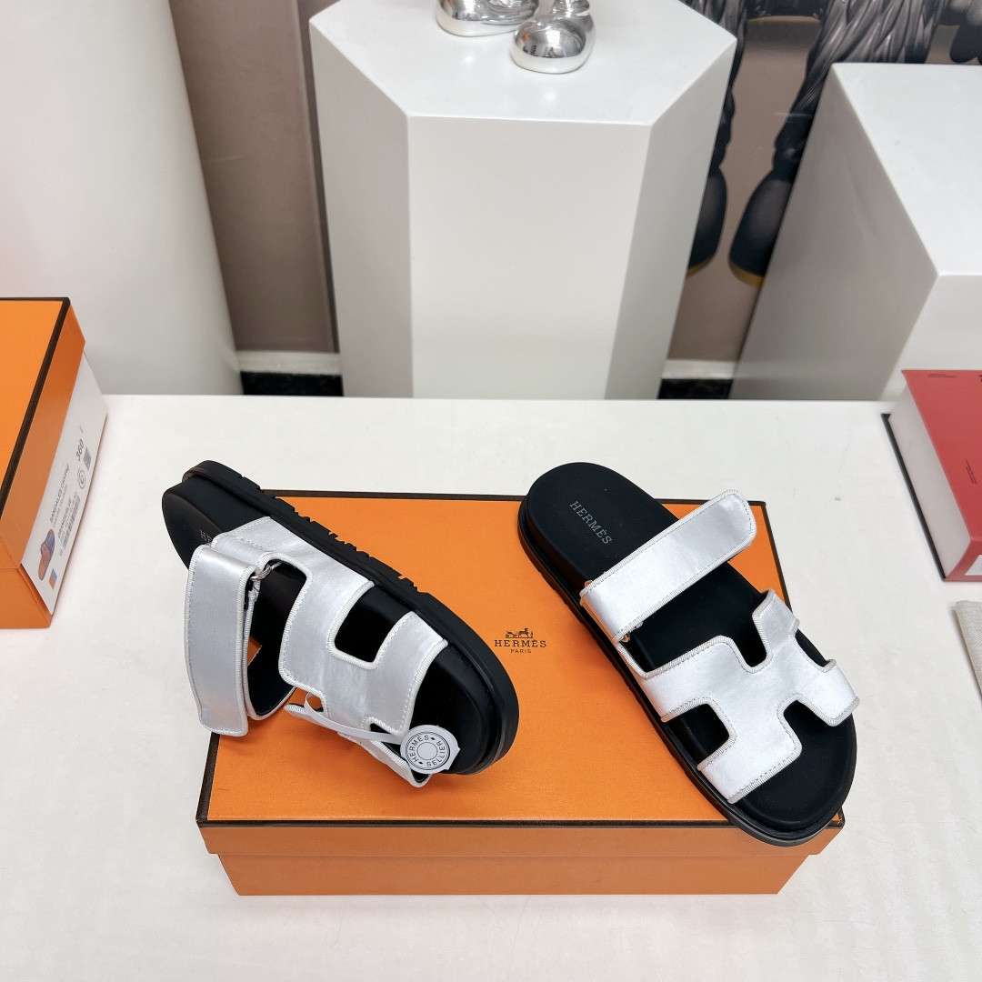 UA Hermès Chypre sandal