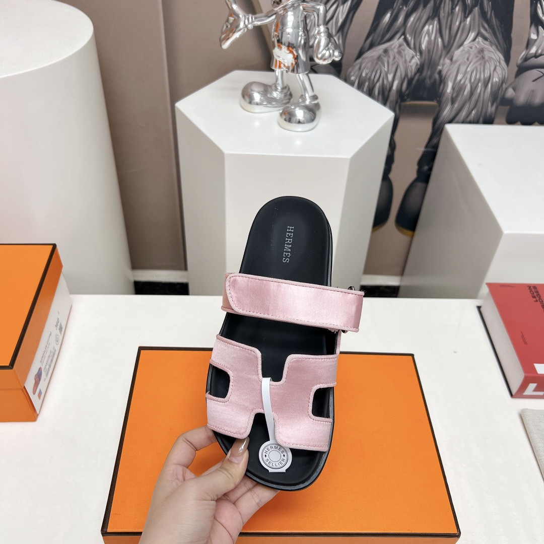 UA Hermès Chypre sandal