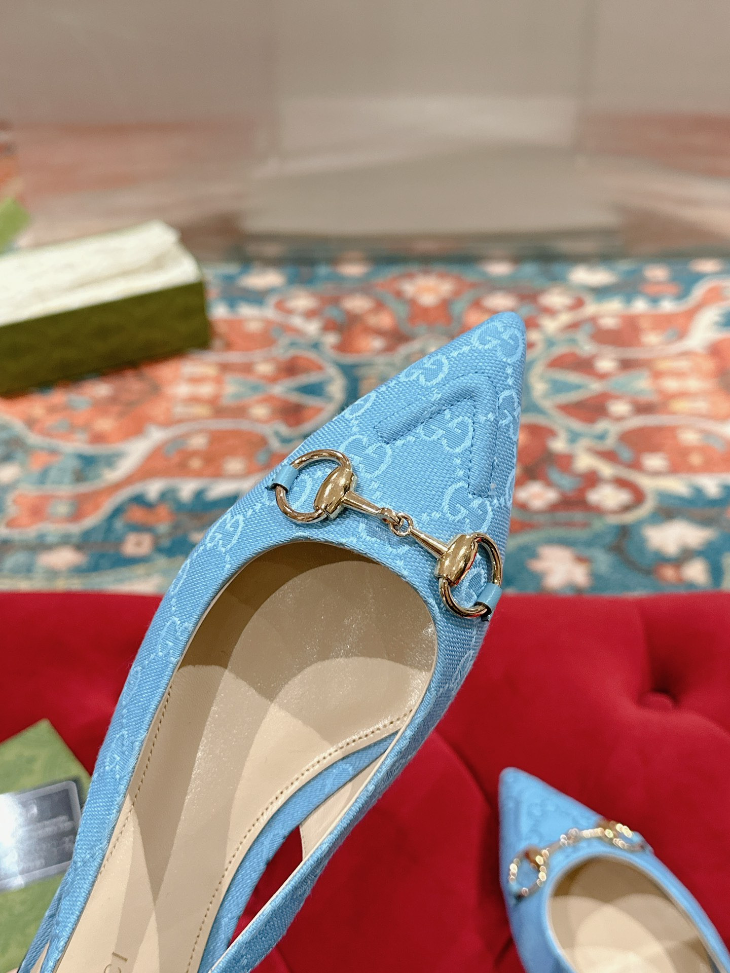 ua G*u*i horsebit slingback flat