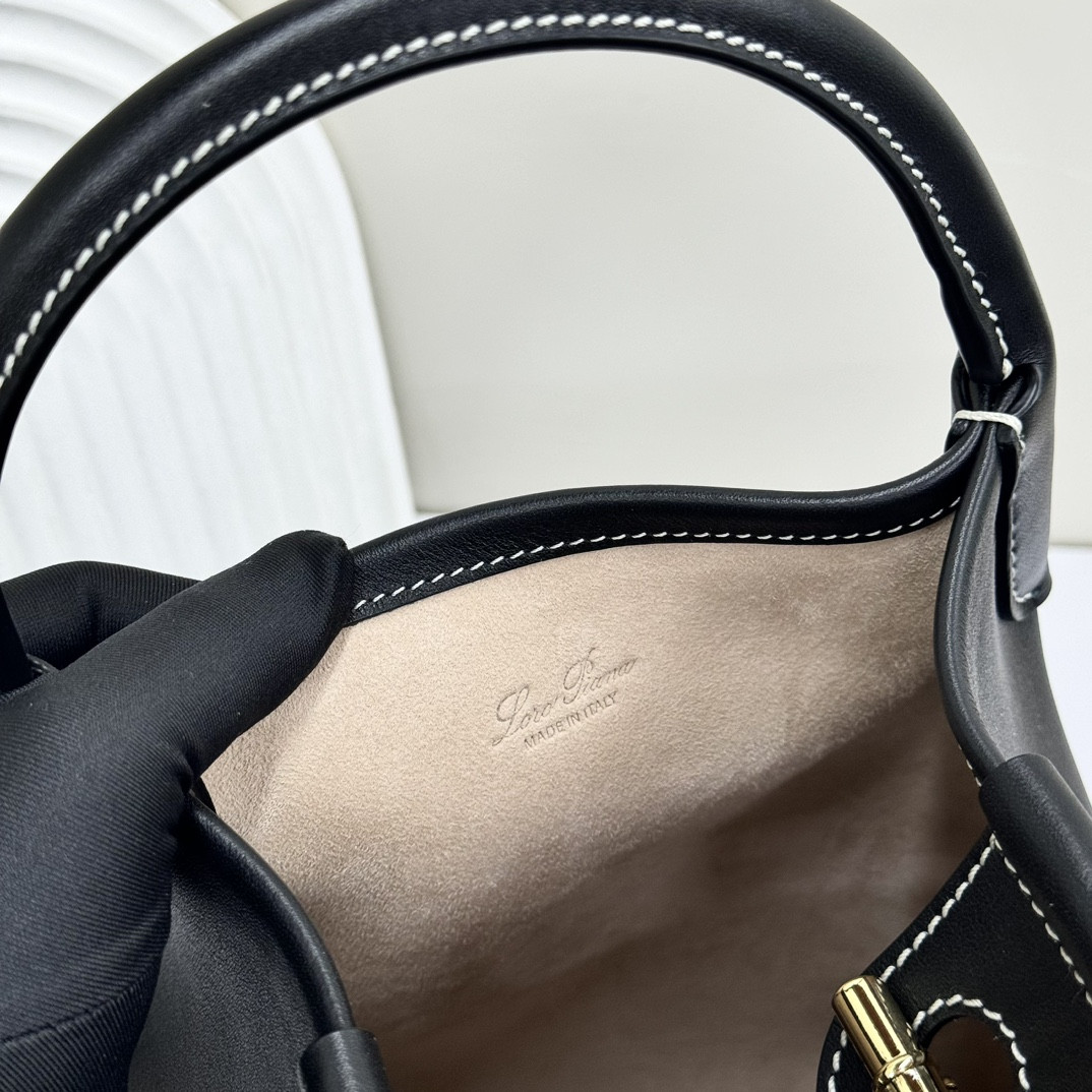 L**o p*ana small bale bag calfskin 17 x 17 x 21 cm