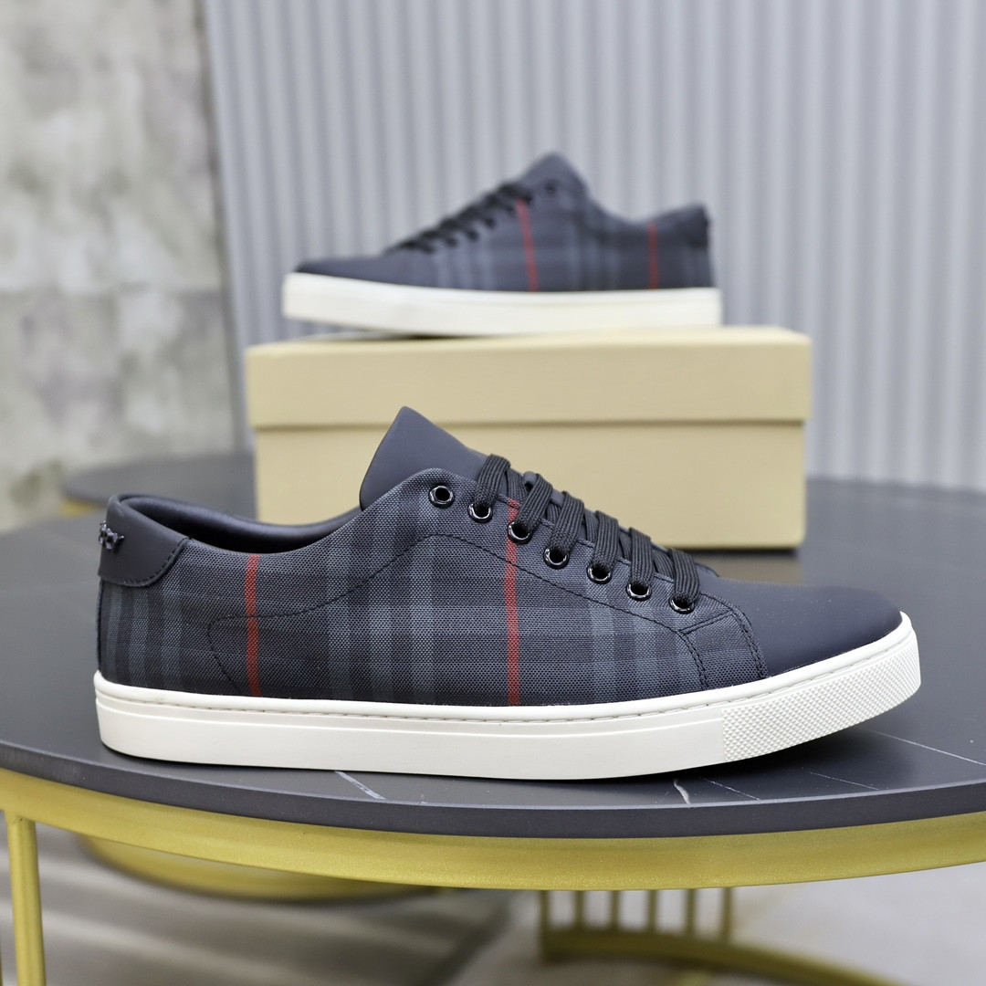 ua B**rry check sneakers