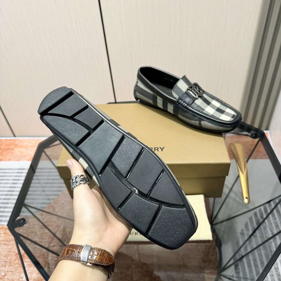 ua B**rry check loafers