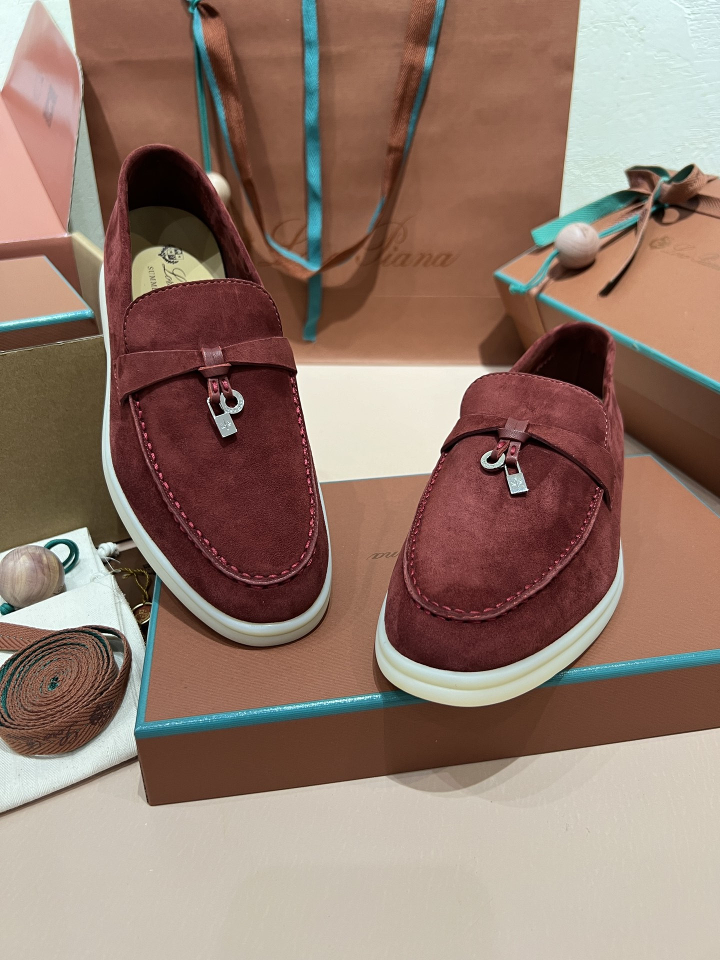 ua L**o p*ana summer charms walk loafers