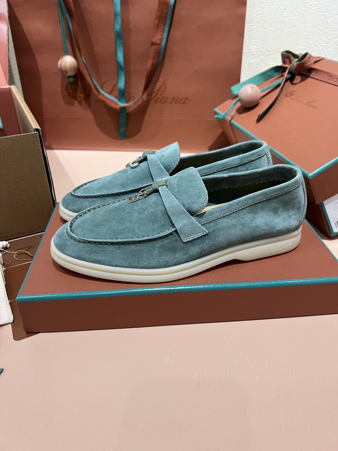 ua L**o p*ana summer charms walk loafers