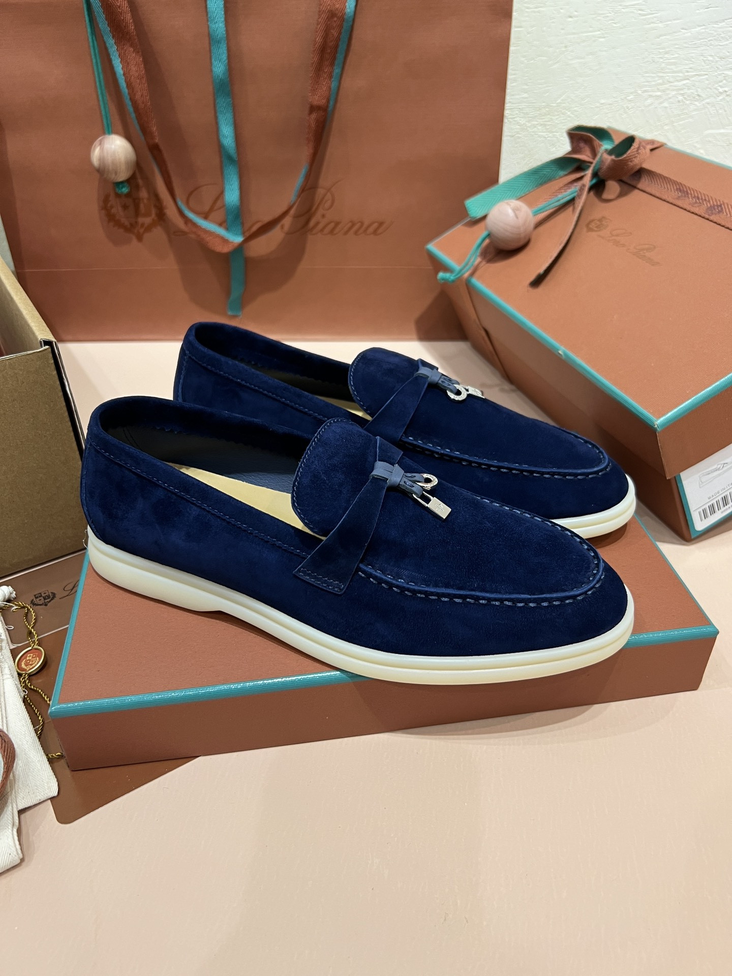 ua L**o p*ana summer charms walk loafers
