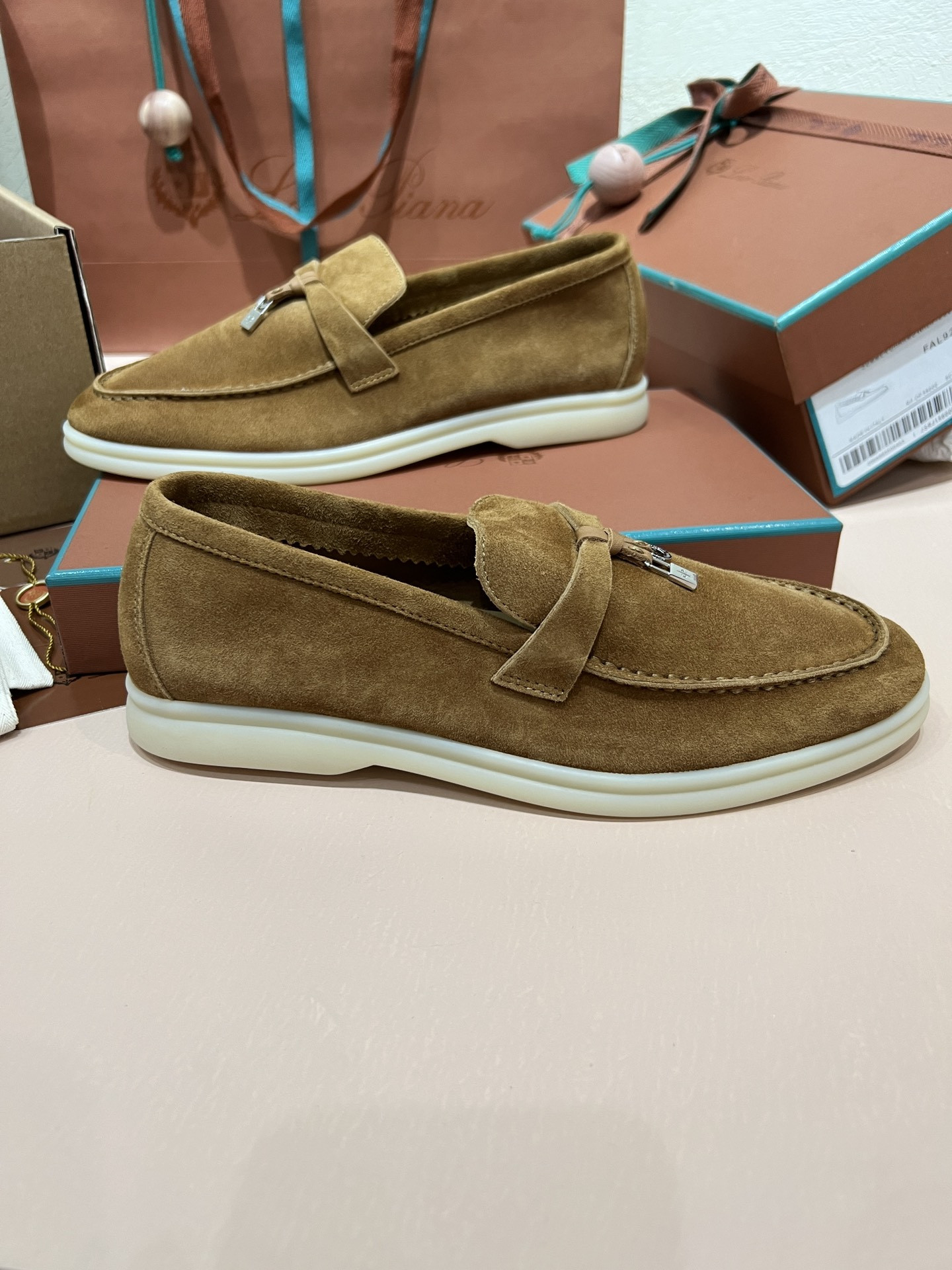 ua L**o p*ana summer charms walk loafers