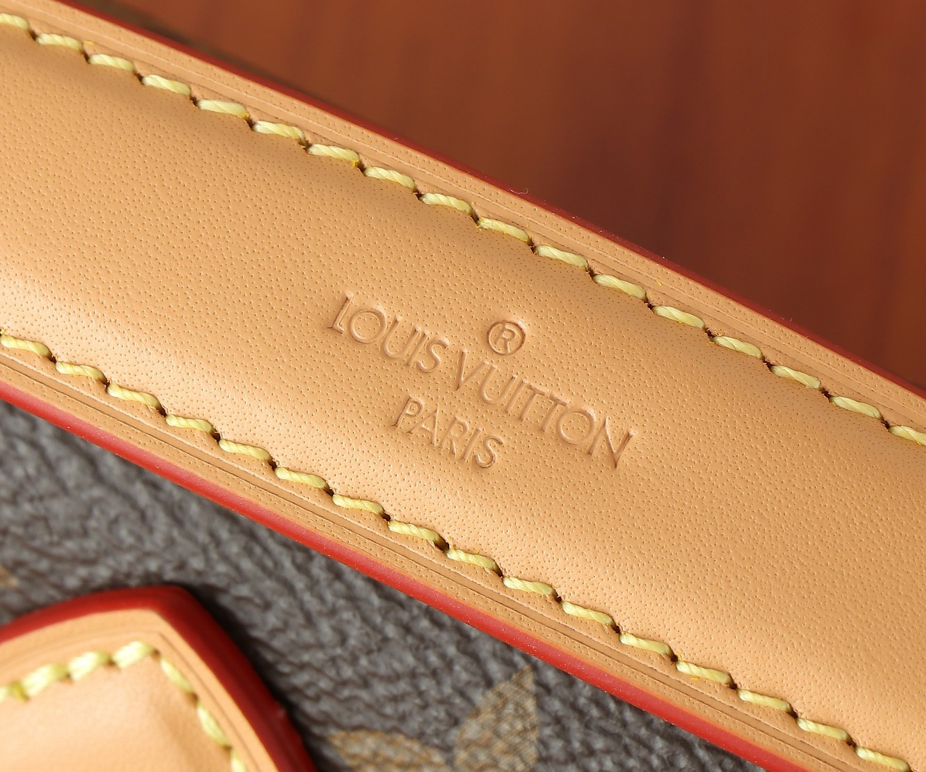 LV Nano Diane M83298 19x10.5x6cm