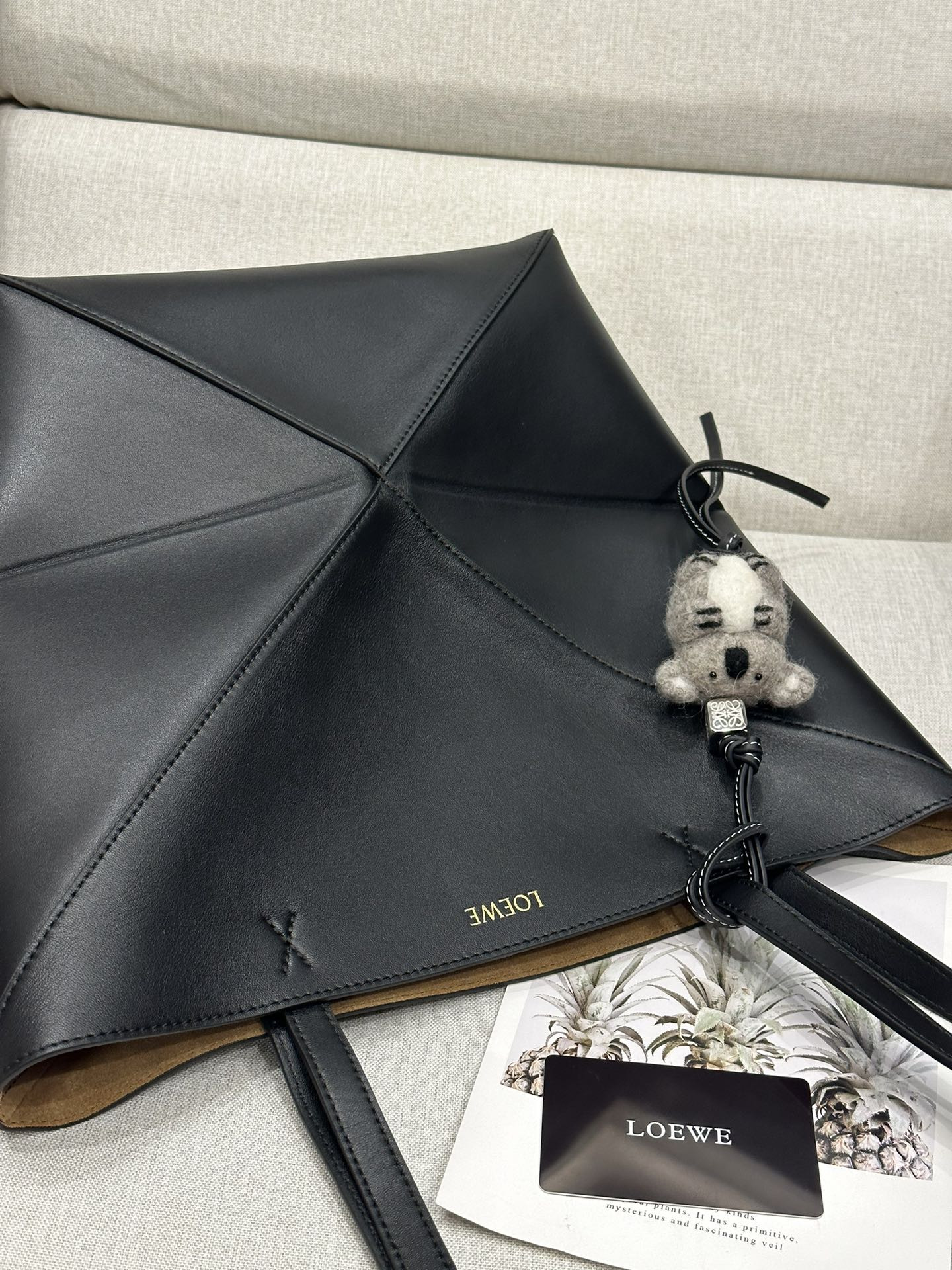 L0ew* medium puzzle fold tote in shiny calfskin 25.5x14.5x31.5cm