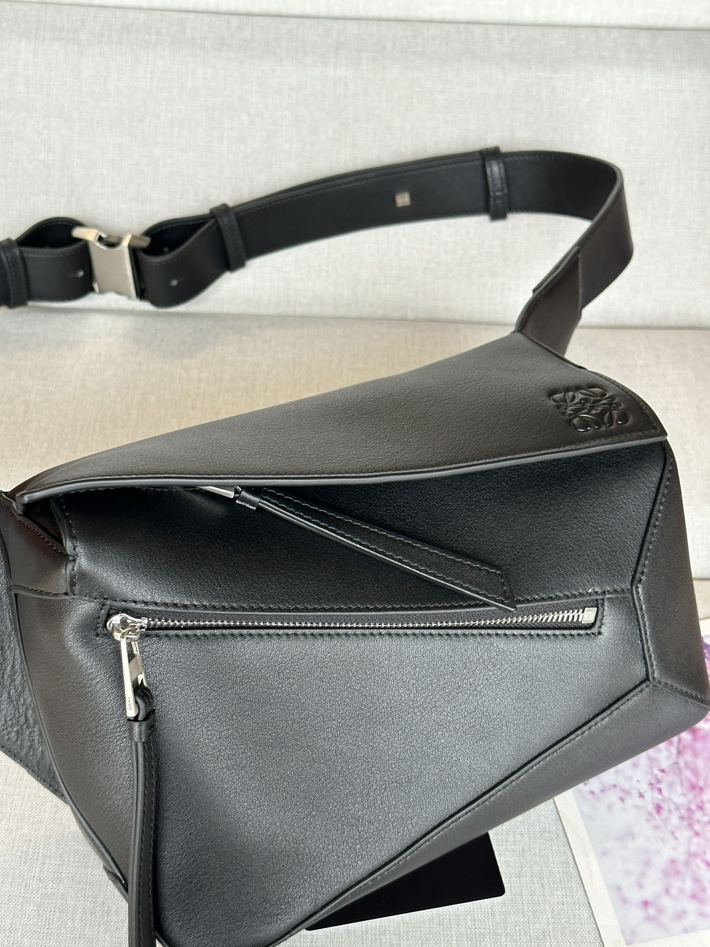 L0ew* small puzzle bag in classic calfskin 24x10.5x16.5cm