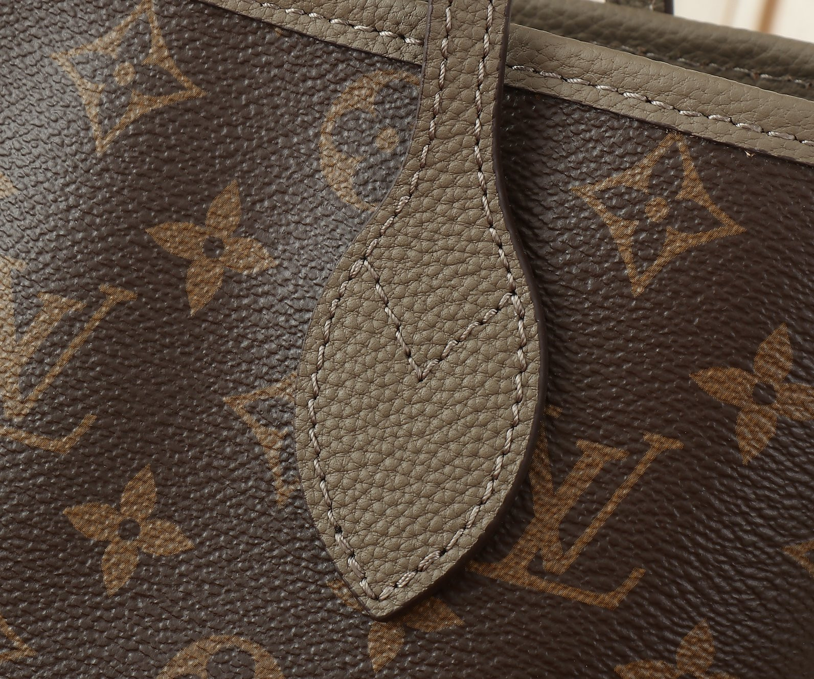 LV Neverfull Bandoulière Inside Out BB M12109 24x14x9cm