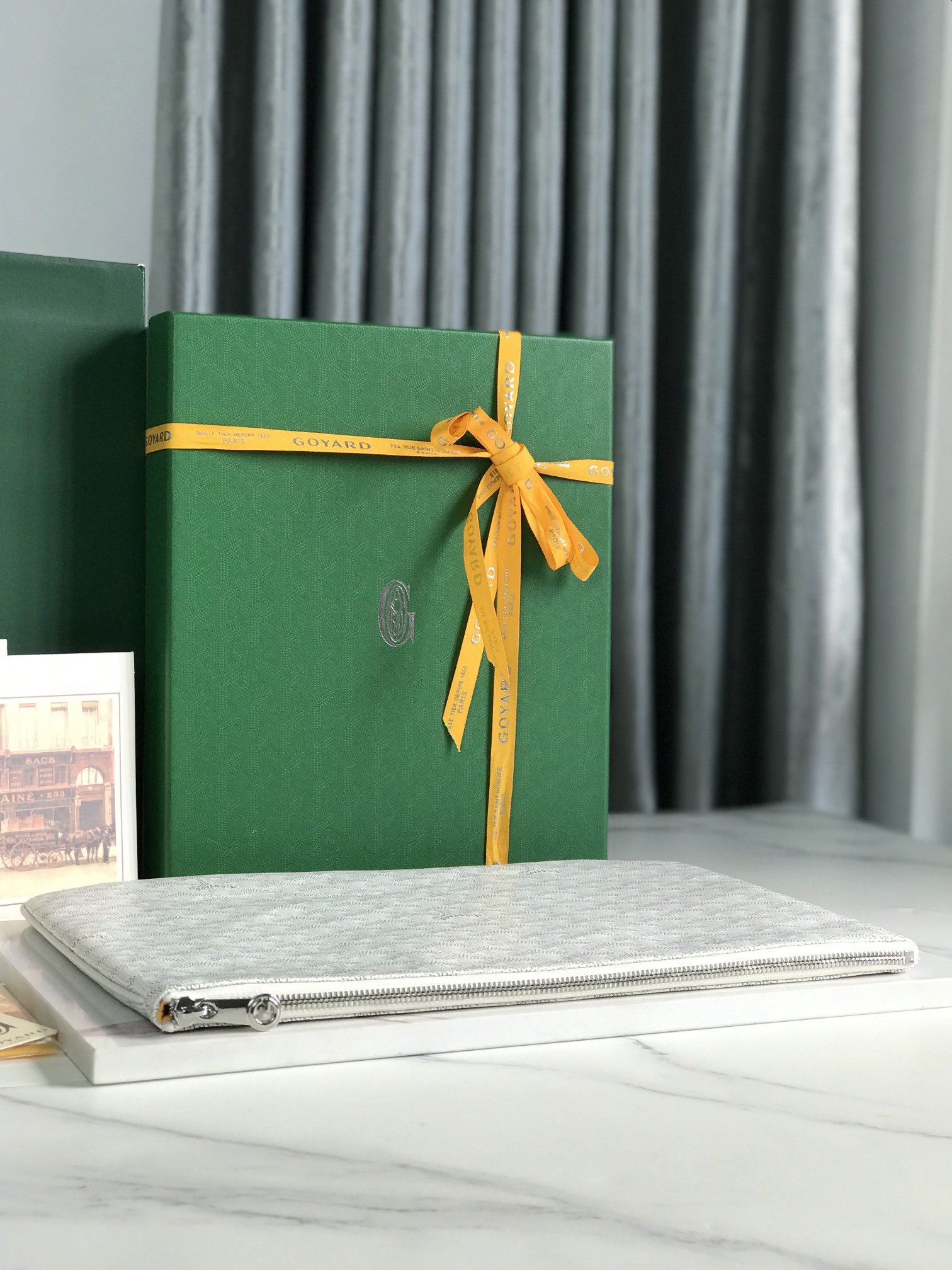 Go*ard Go*ardine white senat mm pouch palladium hardware 36x26x0.5cm