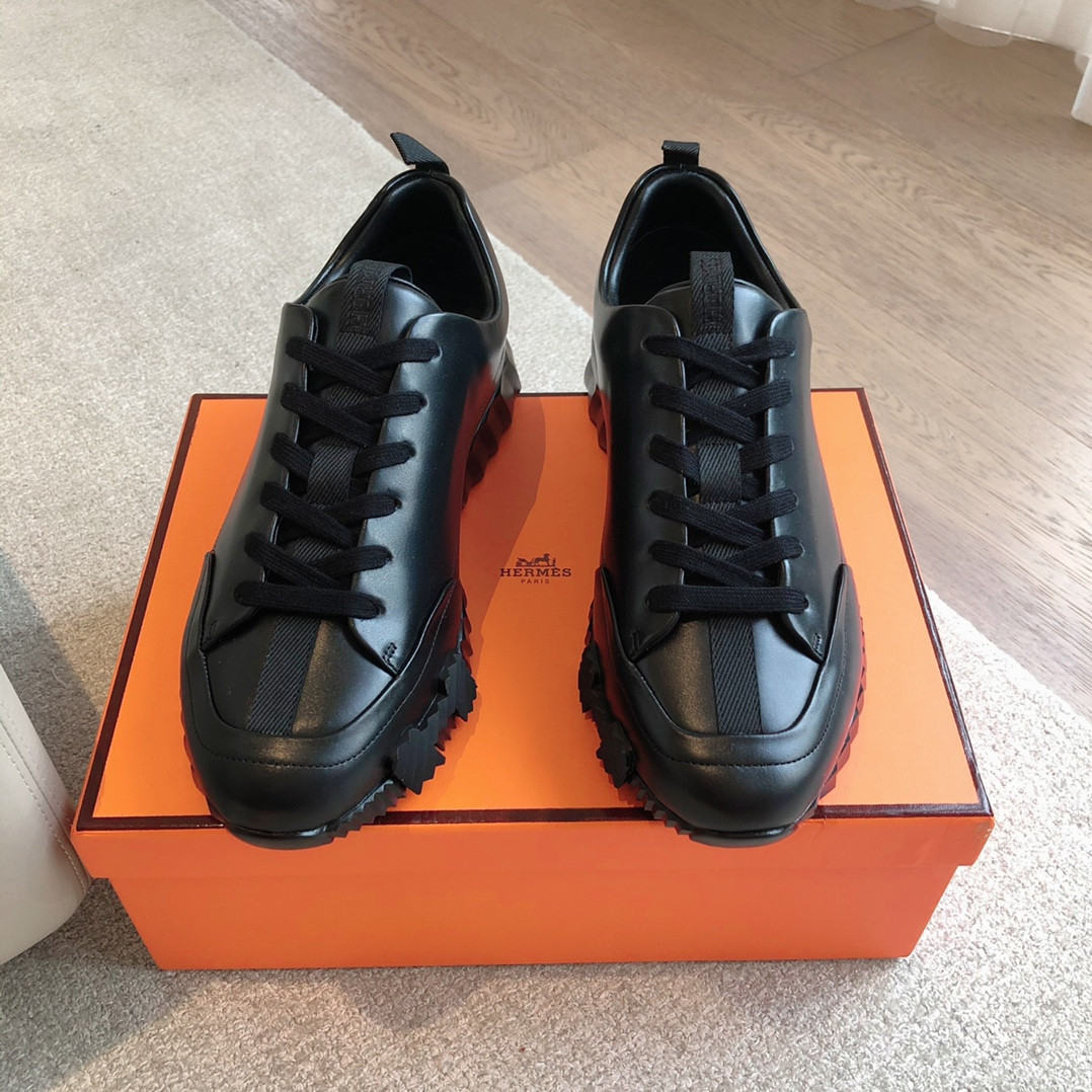 UA Hermès Bouncing Sneaker