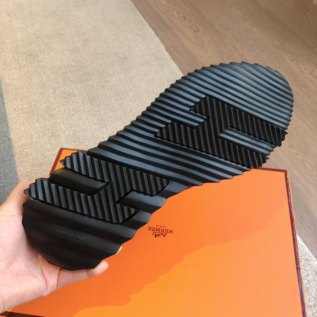 UA Hermès Bouncing Sneaker