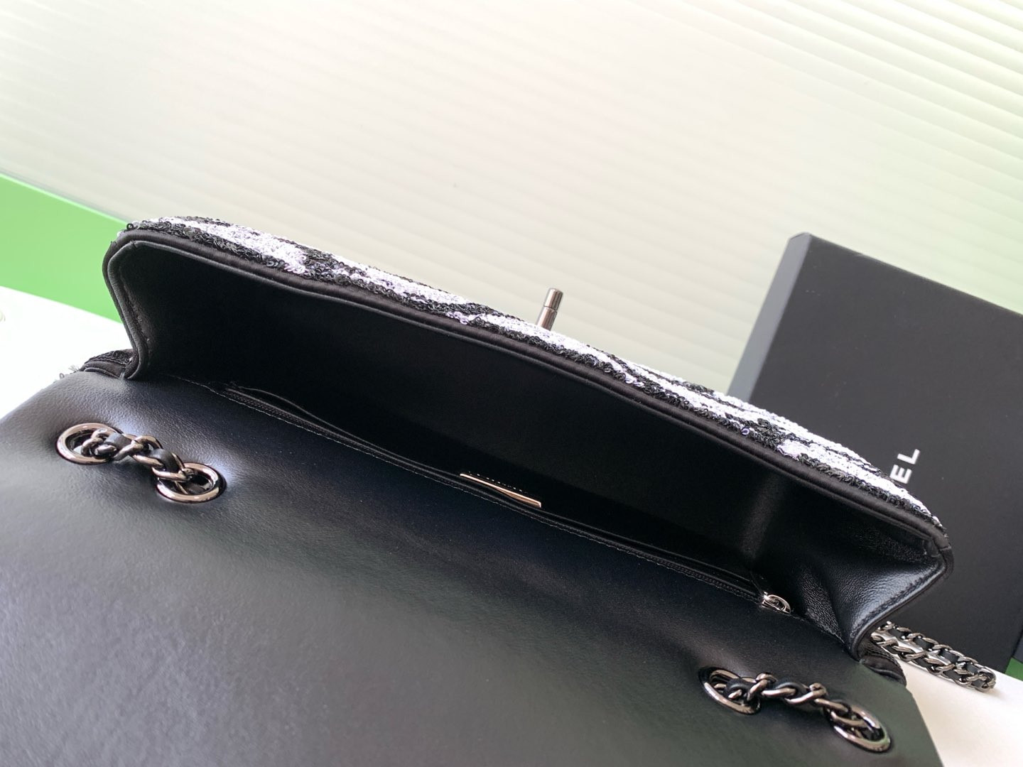 Ch*el flap bag 15x25x7cm