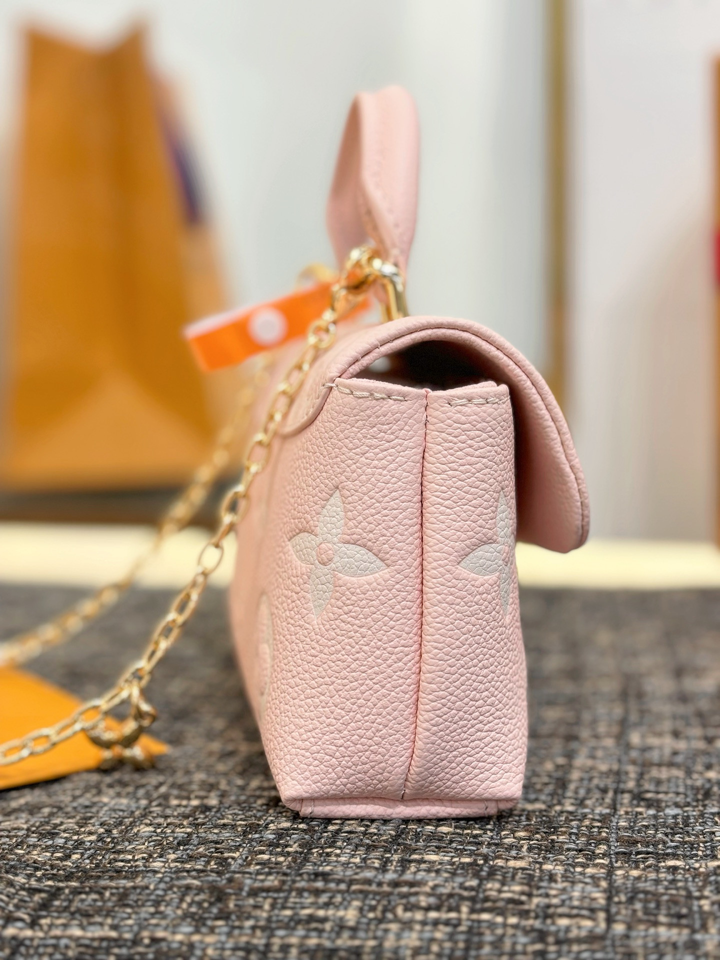 LV Nano Madeleine M13796 12.5x 6x21cm