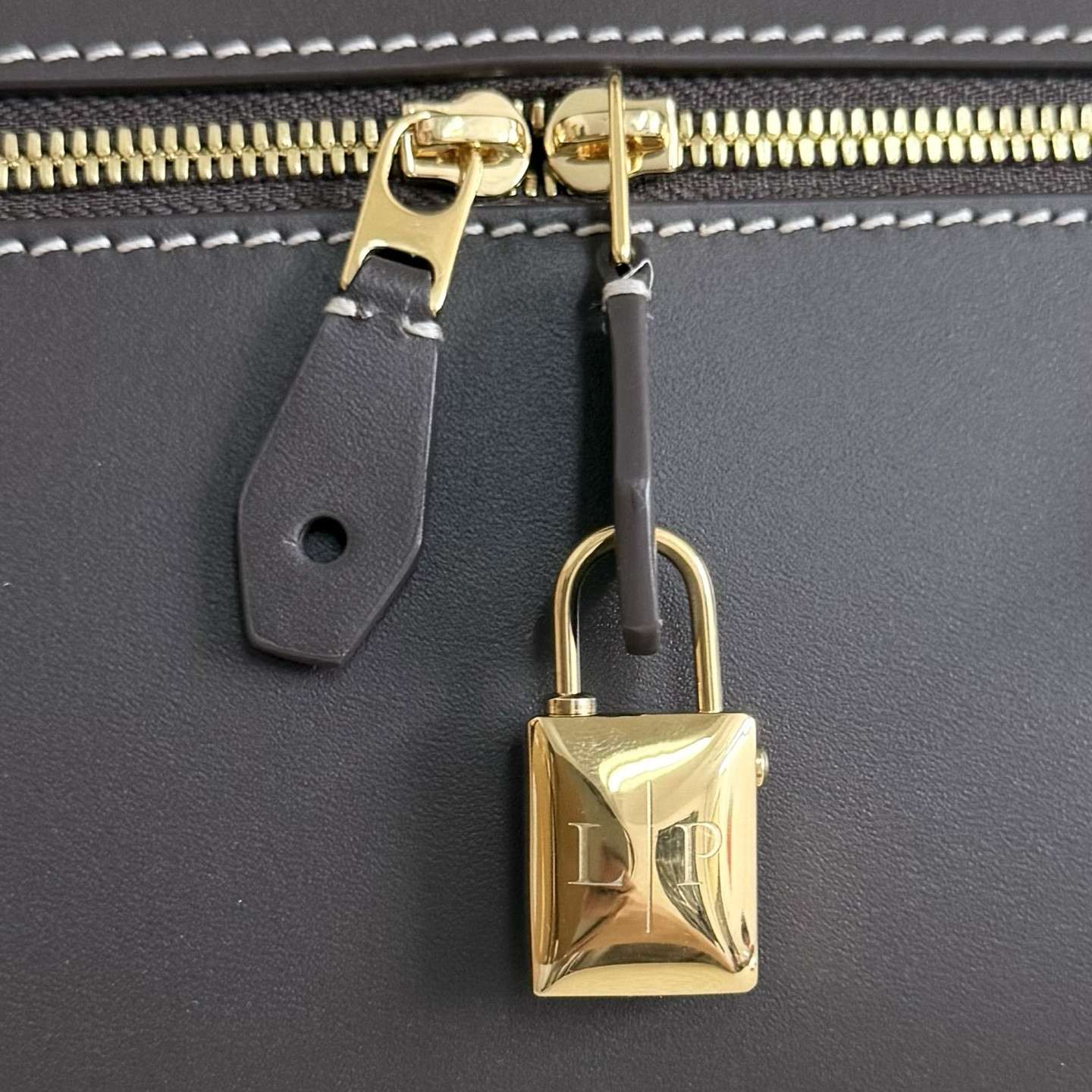 L**o p*ana extra bag l23 23x12x7cm