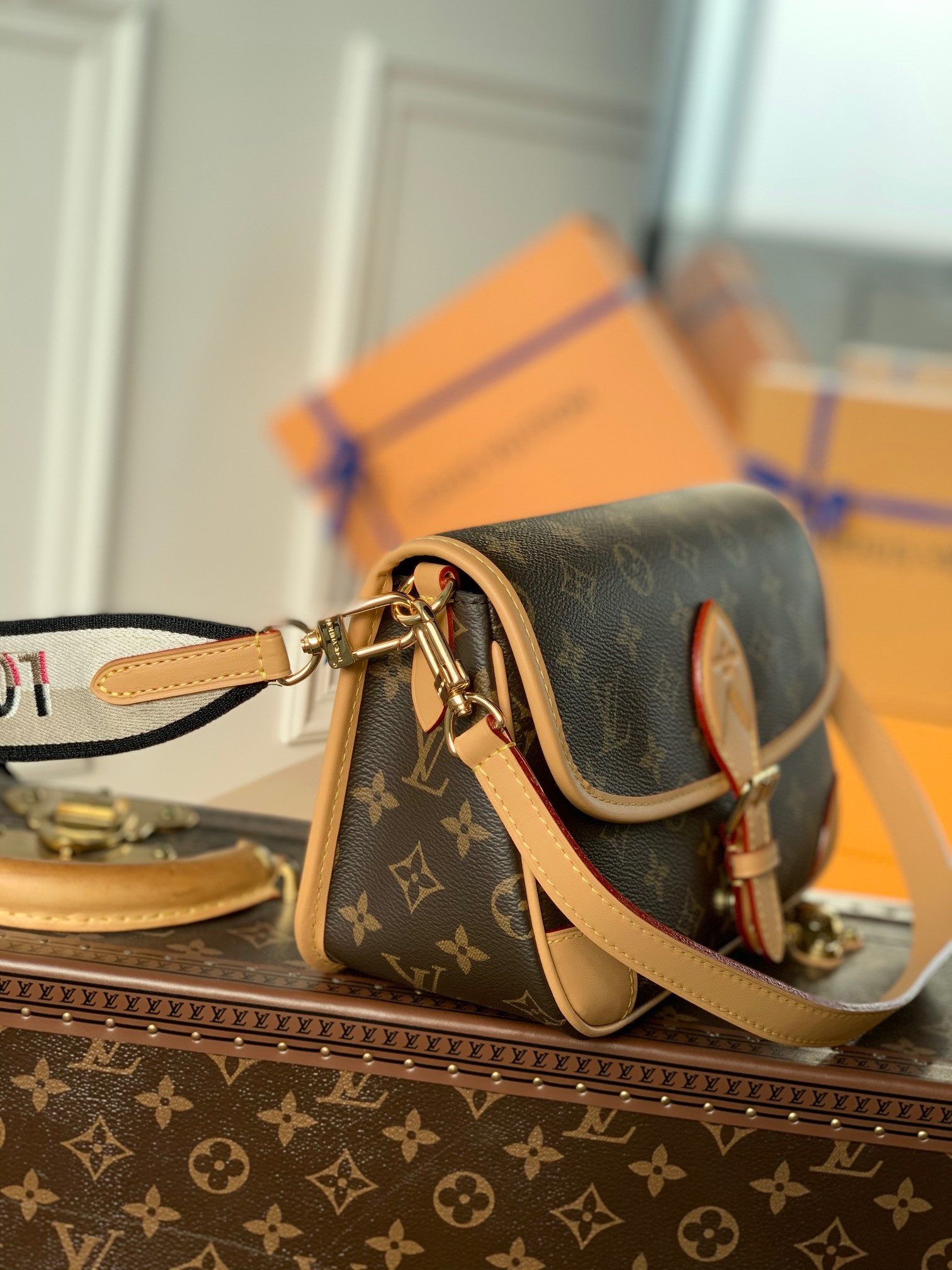 lv DIANE M45985